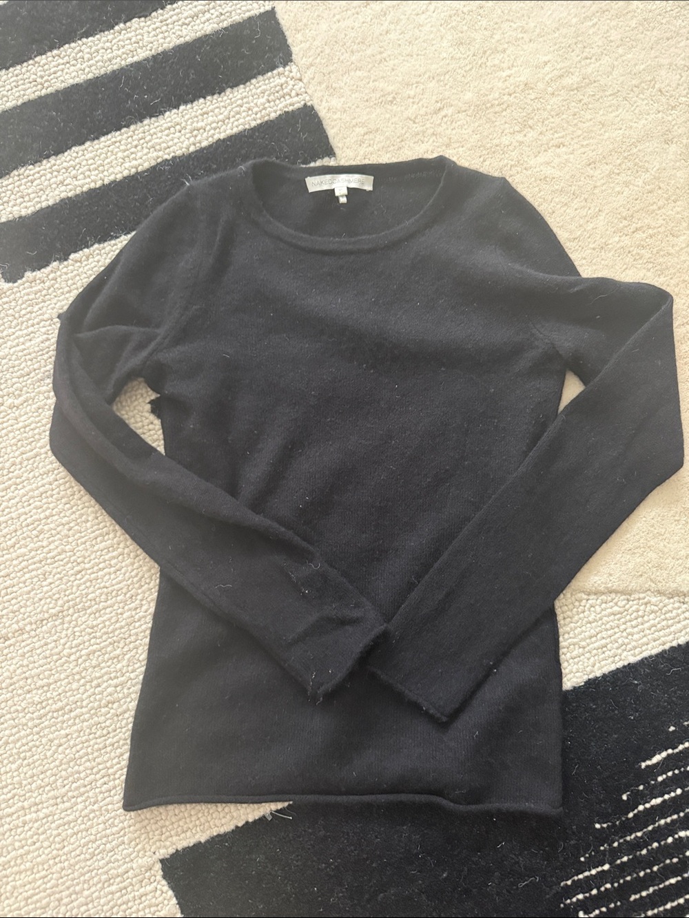 Black 100% cashmere Crewneck Top naked cashmere